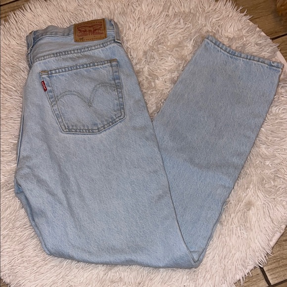 Levi's Denim - Levi’s womens 501 light wash jeans